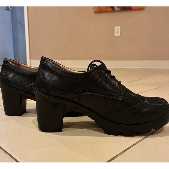 Black Chunky Heel Oxford Shoes - Picture 2 of 3